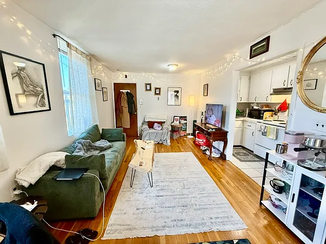 Building Photo - 1 Noyes Pl #9