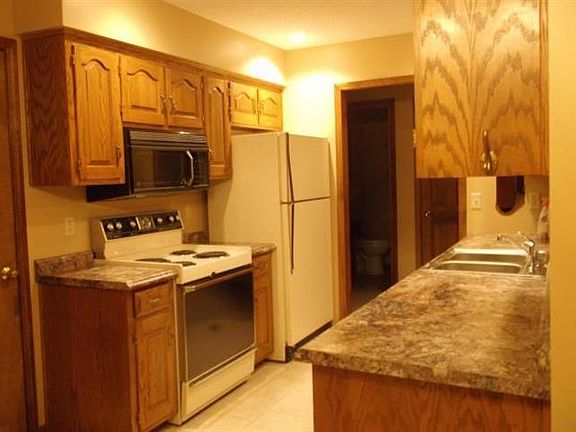 5th image of 3910 Williamsbrook Dr