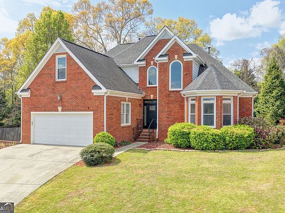 4th image of 1005 Lewis Ridge Cir