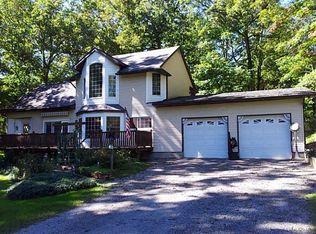 275 Shady Oak Ln, Natrona Heights, PA 15065