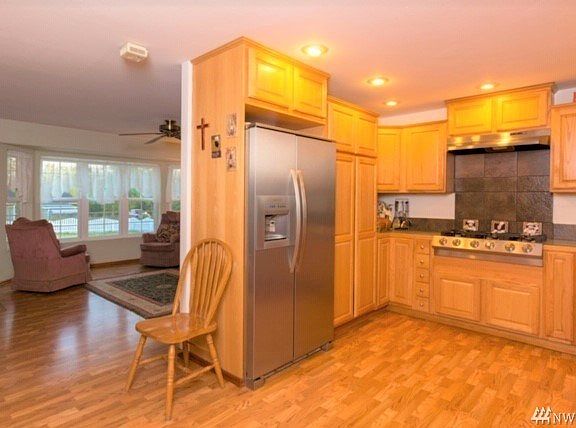 Great stainless fridge stays with the home.