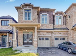35 Peter Hogg Ct, Whitby, ON L1P 0N2