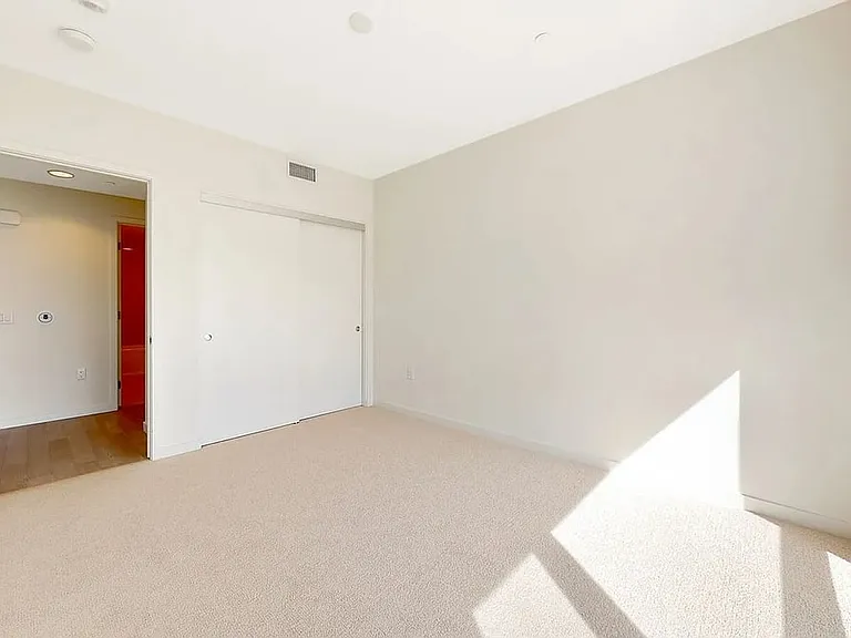10 Kennedy Pl #209 — Photo 20