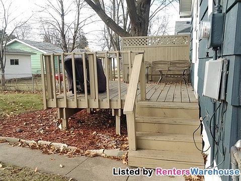 3rd image of 410 8th Ave S