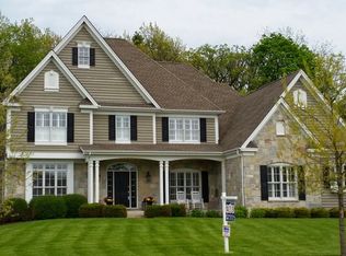 9 Oakdale Ct, Cary, IL 60013