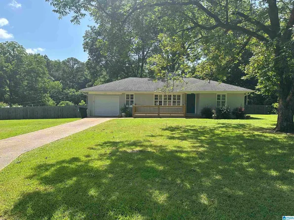 1086 Hillcrest Dr, Bessemer, AL 35022