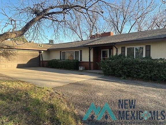 4th image of 1415 S Country Club Cir