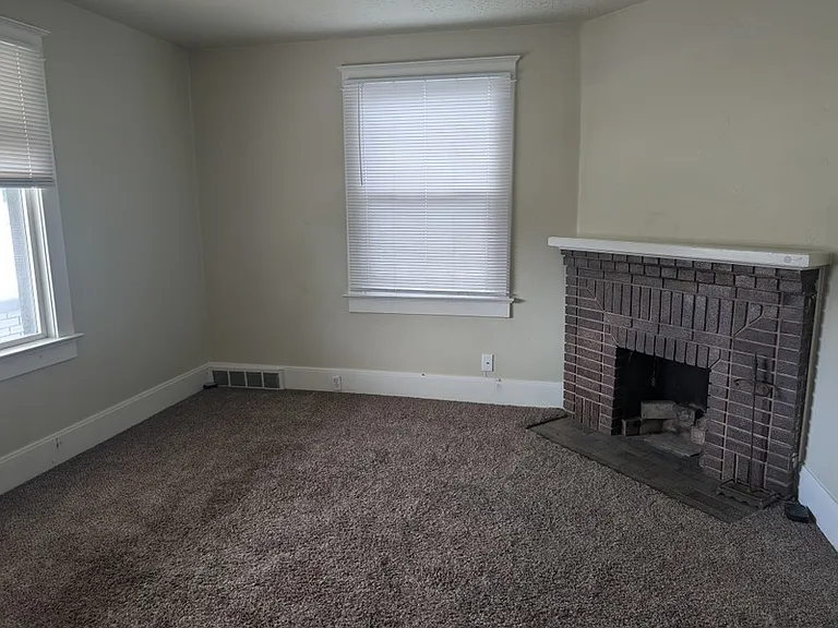 372 N 500 W #1 — Photo 7