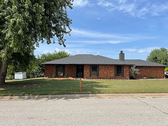 3rd image of 8813 SW 80th St