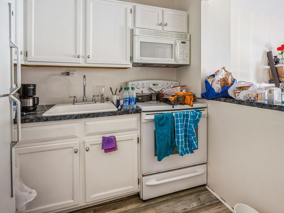 1st image of 1360 N Sandburg Ter APT 2106C