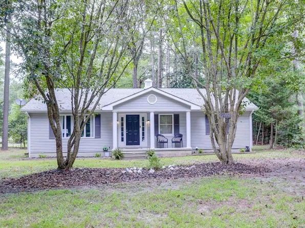 37119 Saber Ct, Greenbackville, VA 23356