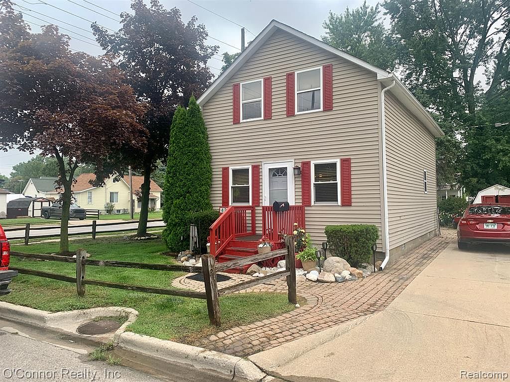 428 Brown St, Marine City, MI 48039 Zillow