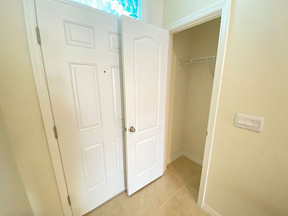 3rd image of 5524 Winona Dr