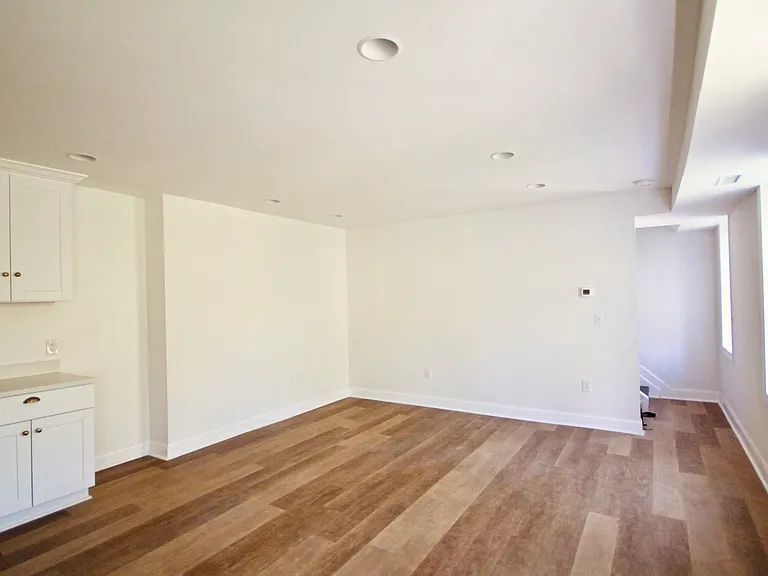 25 N Chester St — Photo 14