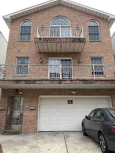 1st image of 20 Whitman Ave #1