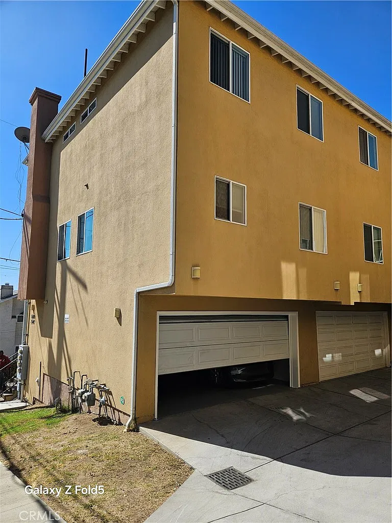 4 bed, 1400 sqft, $3,900 — Photo 2