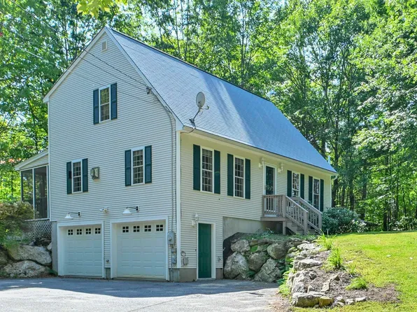 9 Perry Road, Deerfield, NH 03037