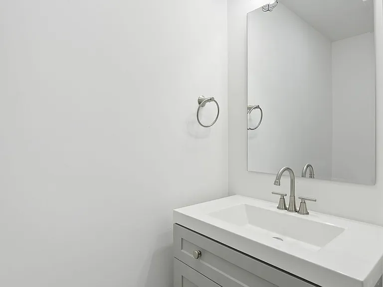 2404 N Capitol St NW #B — Photo 18