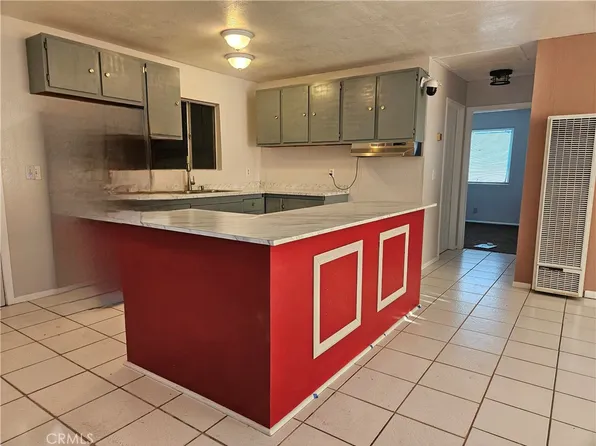 8279 Heather Ave, Fontana, CA 92335