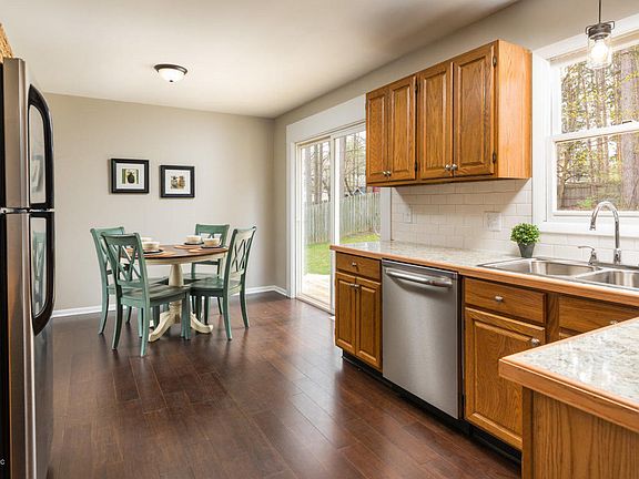 3rd image of 10986 Woodbushe Dr SE