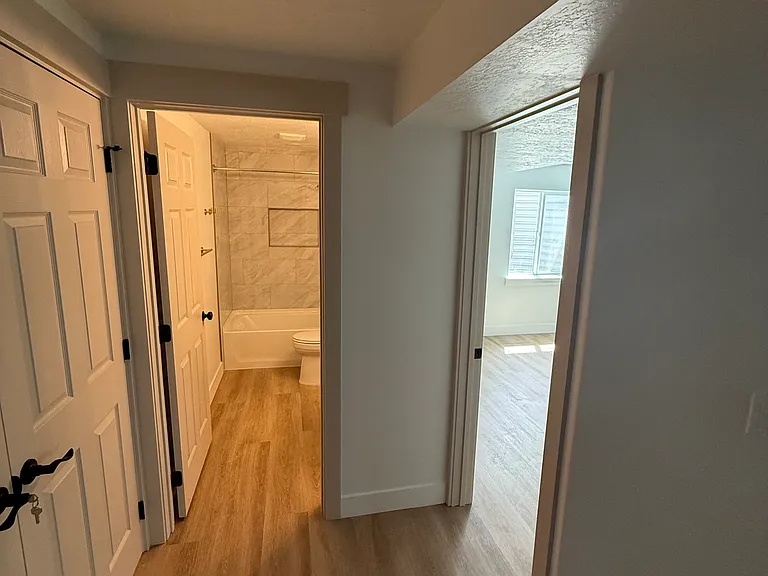 N Devers Dr — Photo 14