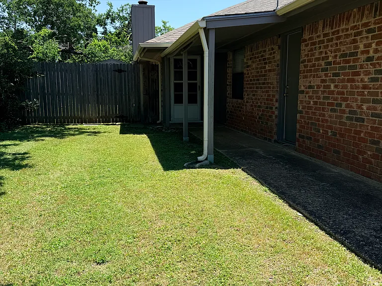 6610 Parkview Dr — Photo 6