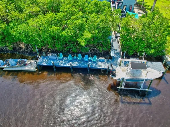 936 Panther Creek LN, EVERGLADES CITY, FL 34139