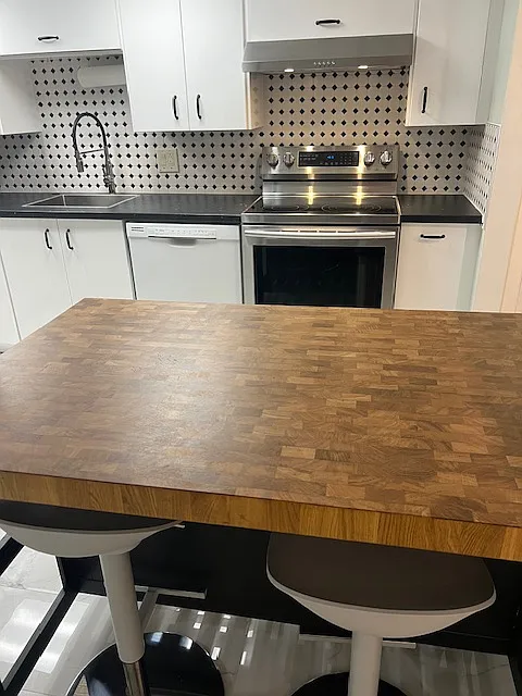 2 bed, 1.5 bath, 1041 sqft, $2,200 — Photo 3
