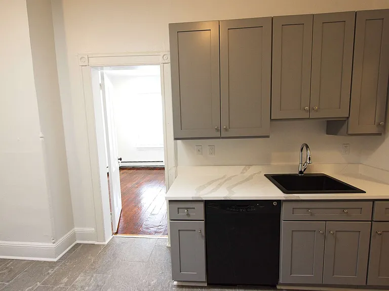 312 Main St #2 — Photo 4