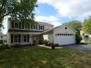 406 Basswood Ct, Carol Stream, IL 60188