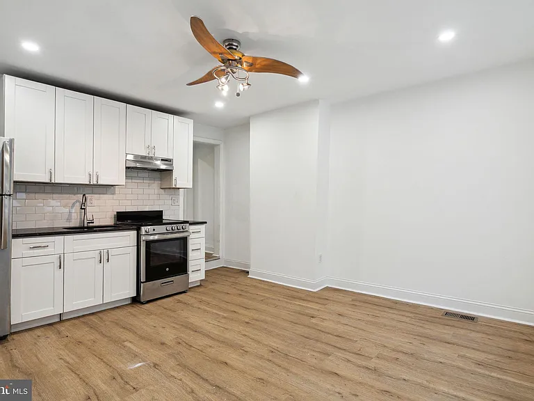 1821 Memphis St #1 — Photo 1