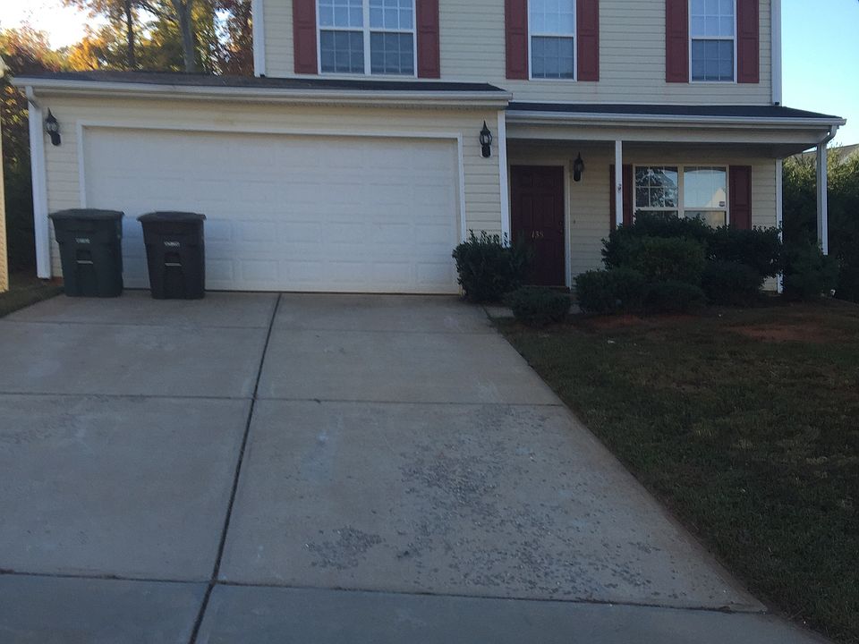 1st image of 135 Drewsbury Dr