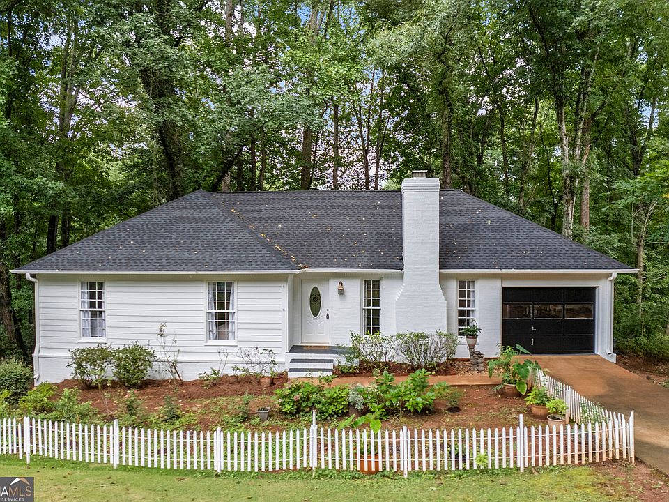 1st image of 375 Brookstone Dr