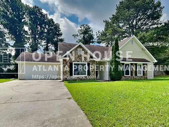 1330 Burning Bush Dr, Loganville, GA 30052