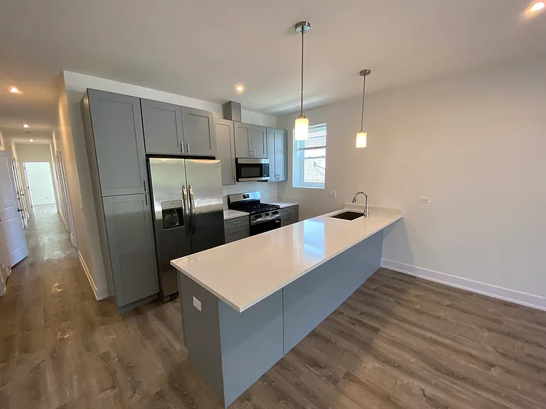 4418 N Austin Ave #102 — Photo 5