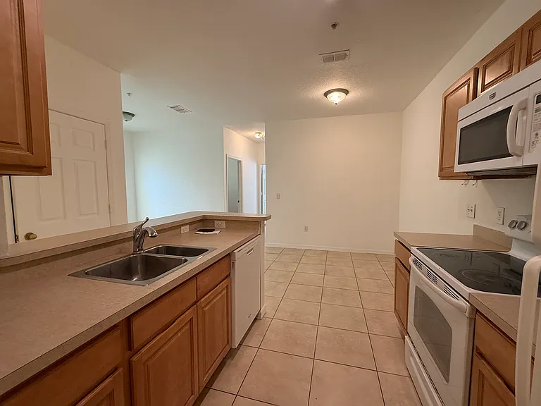 854 Grand Regency Point #103 — Photo 8