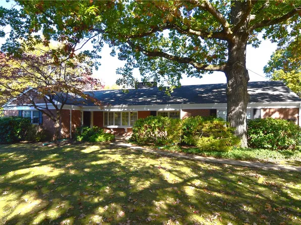 31 Morningside Dr, Greensburg, PA 15601