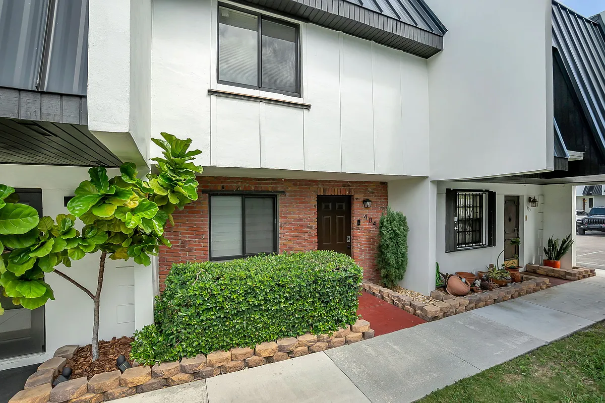 Building Photo - 5555 Ludlam Rd #404