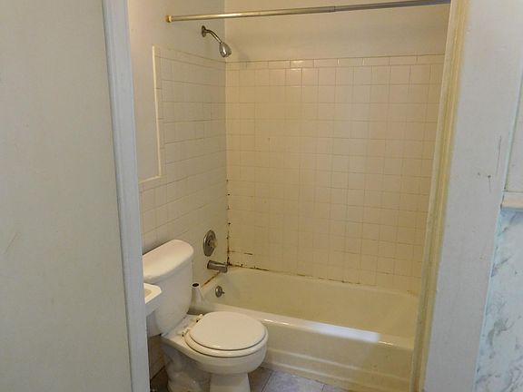 5th image of 189 Green St APT 1