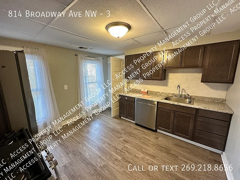 814 Broadway Ave NW #3 — Photo 2