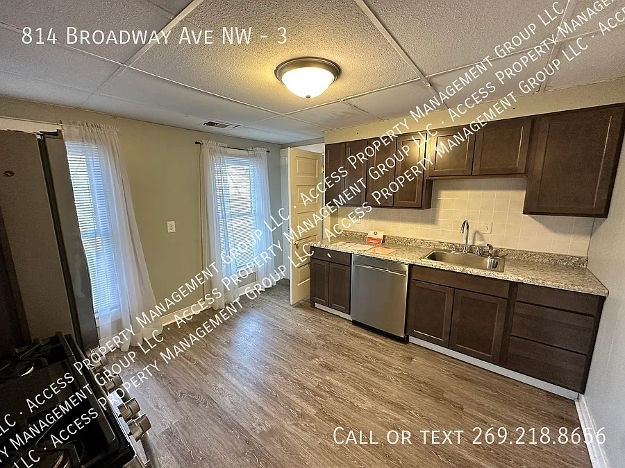 Building Photo - 814 Broadway Ave NW #3
