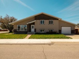 10 E Trent Rd W, Lethbridge, AB T1K 4N2