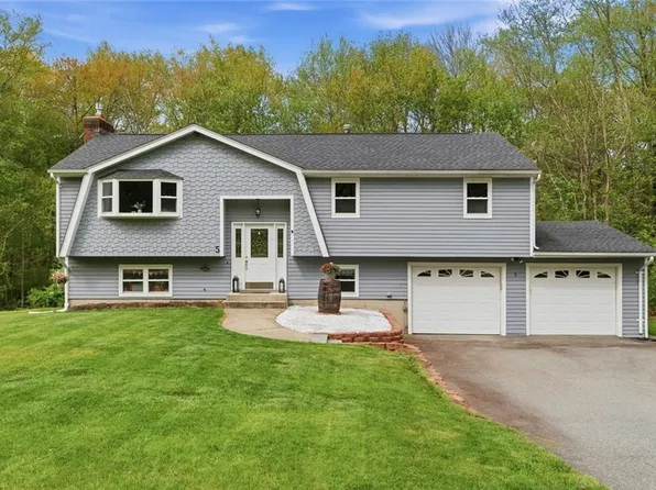 5 Dongay Rd, Smithfield, RI 02917