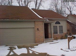 88 Oak Tree Ln SE, Warren, OH 44484