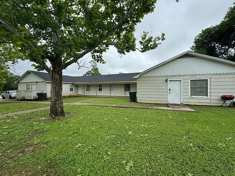 1301 Franz Dr — Photo 2