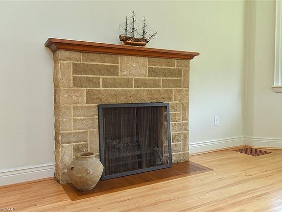 5th image of 603 Upper Wentworth St