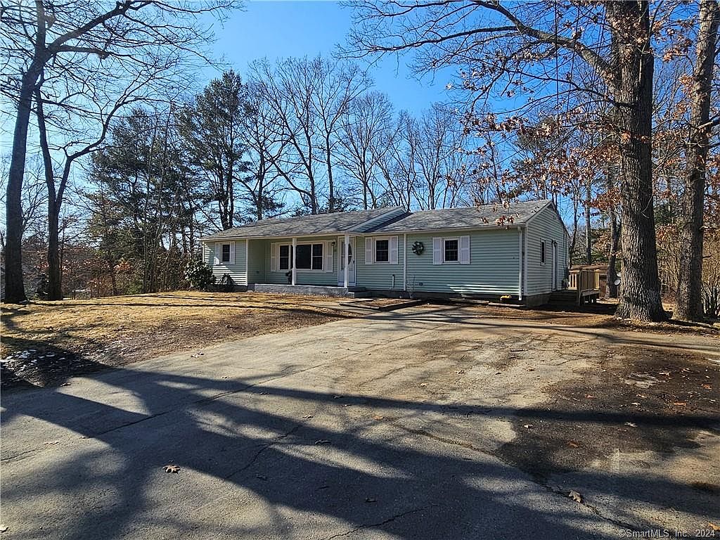 15 Ralph St, Moosup, CT 06354 Zillow