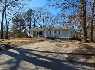 15 Ralph St, Moosup, CT 06354