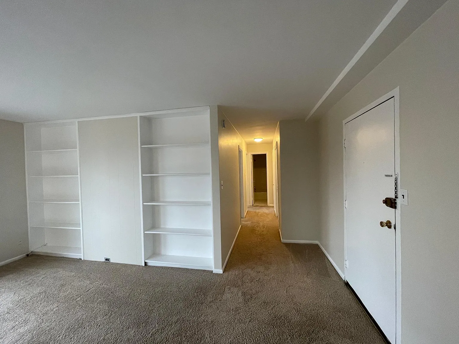 2 bed, 850 sqft, $2,475 — Photo 3