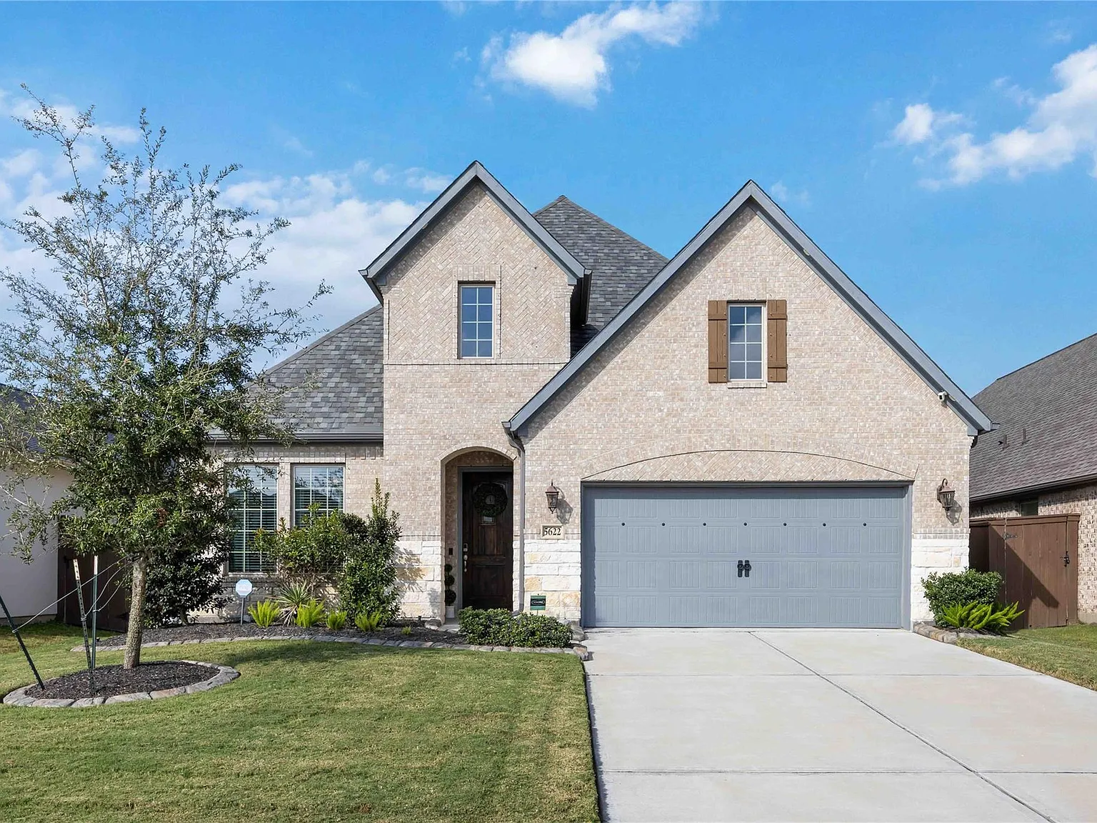 3 bed, 2.5 bath, 2274 sqft, $2,950 — Photo 1